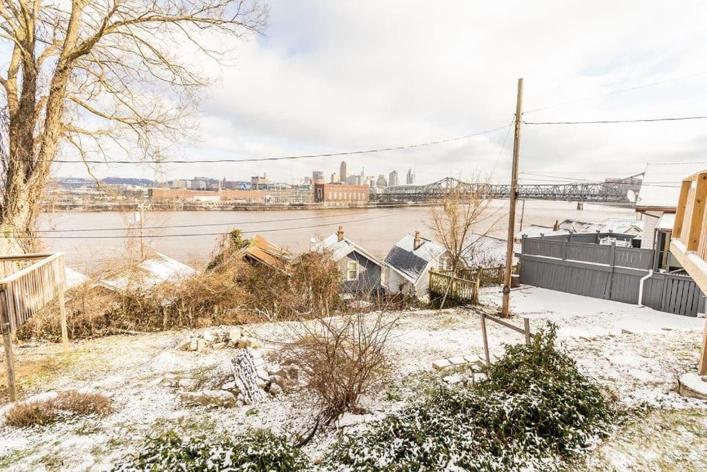 Cozy Riverfront Bungalow With Stunning Views Covington Exterior foto